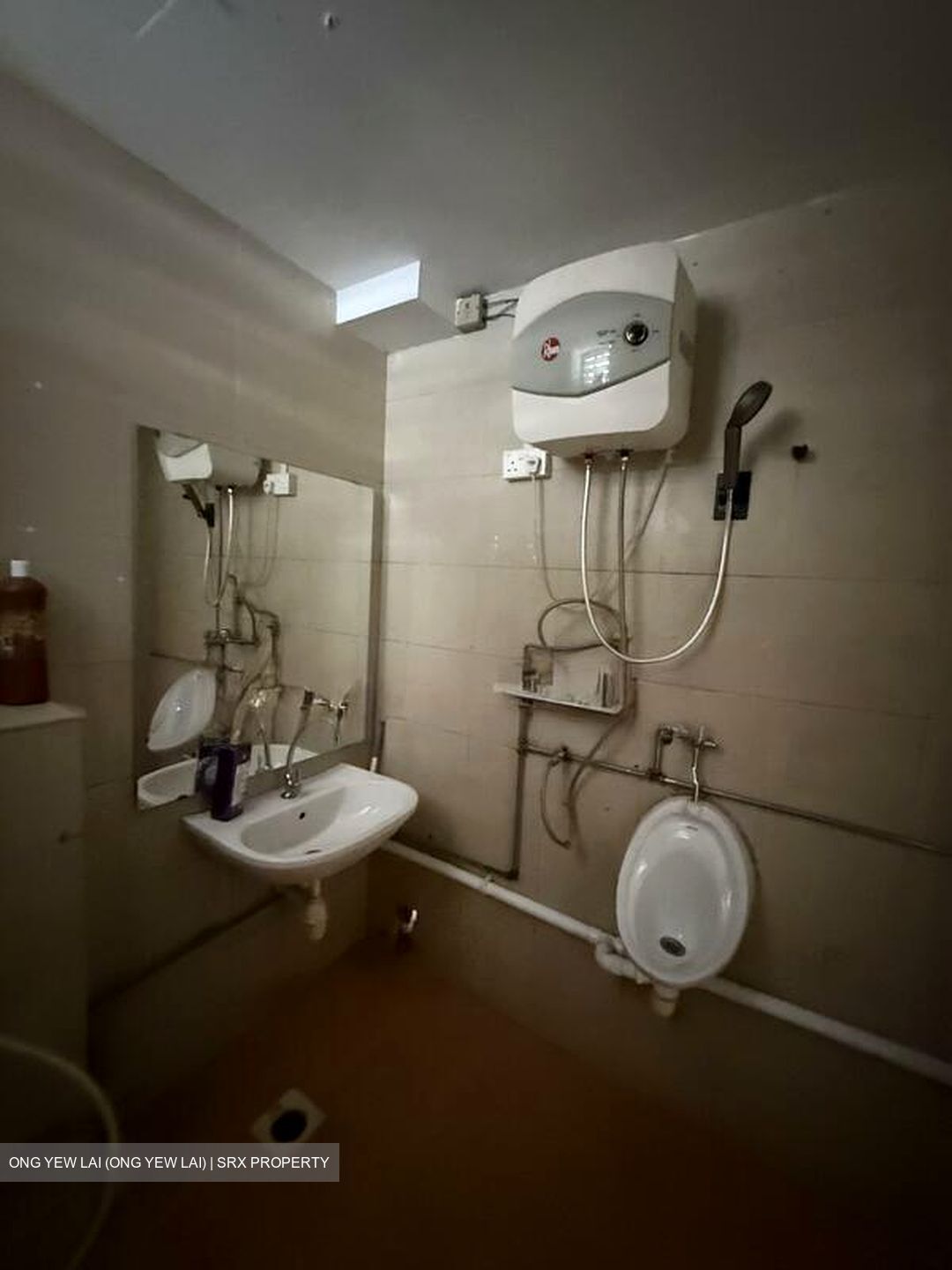 Lorong Bachok (D14), Office #522454941